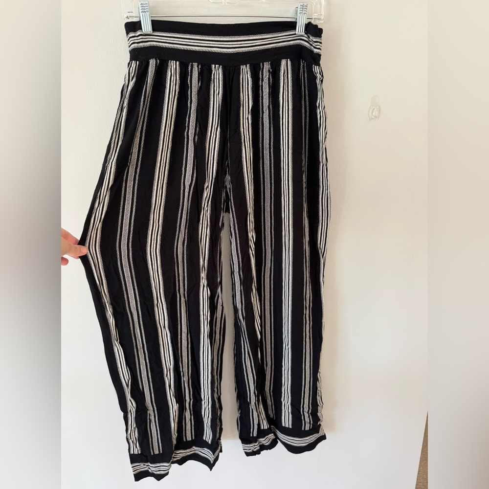 Band of Gypsies Black and White Vertical Stripe Wide-Leg Pants